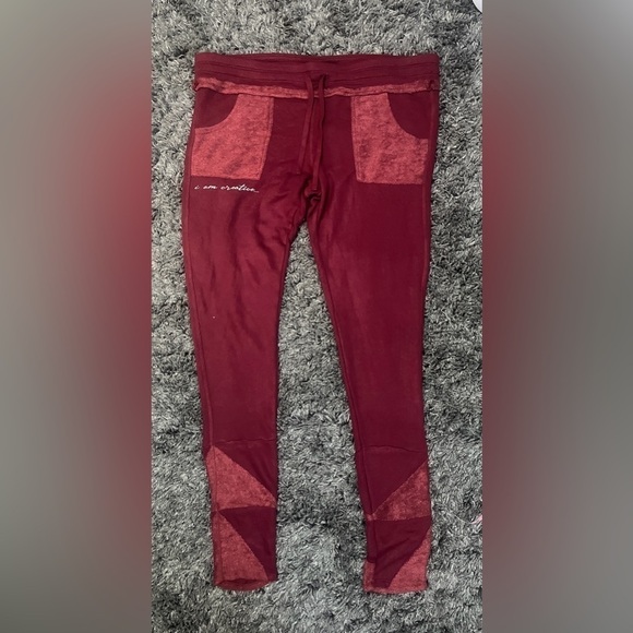 Illuminative Pants - Yoga pants with pockets / maroon / size XL New With Tags